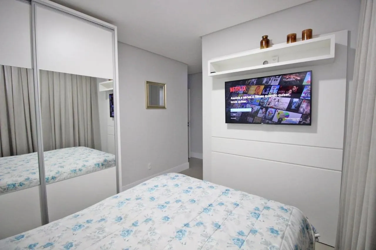 Excelente apartamento 3 quartos novo - Fantástico Rooftop com vista mar e piscina do condomíno - 6 pessoas - San Diego Bombinhas Casa de Férias
