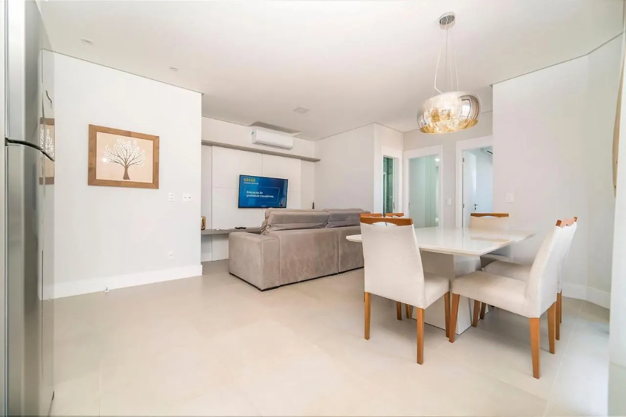 Excelente apartamento 3 quartos novo - Fantástico Rooftop com vista mar e piscina do condomíno - 6 pessoas - San Diego Bombinhas Casa de Férias